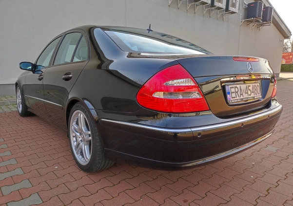 Mercedes-Benz Klasa E cena 58900 przebieg: 152374, rok produkcji 2006 z Radomsko małe 352